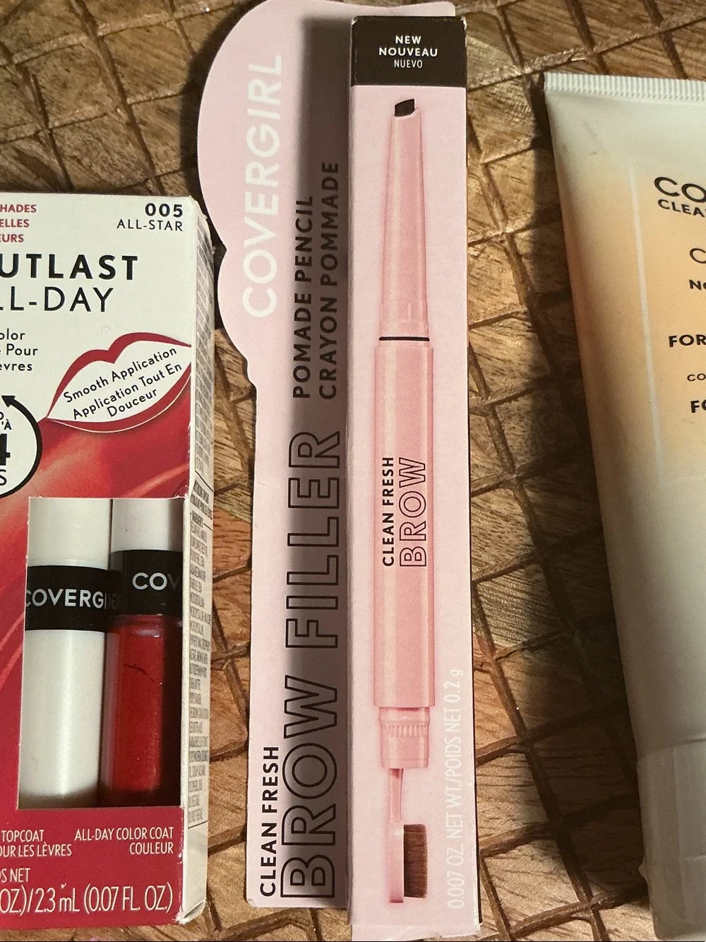 NWT COVERGIRL Mixed Makeup Lot with Face Cleanser & basic makeup essentials 9 pc